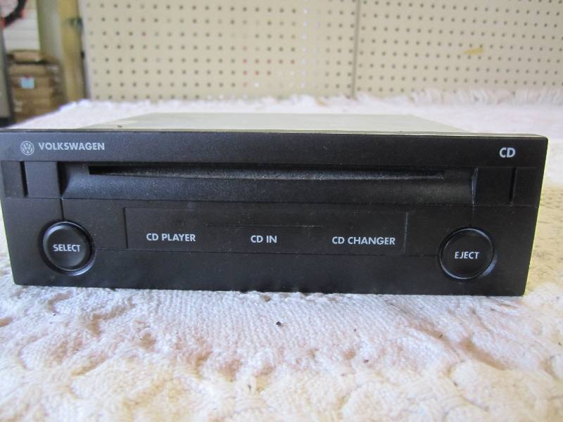 lot 170 image: VW in dash CD Player...