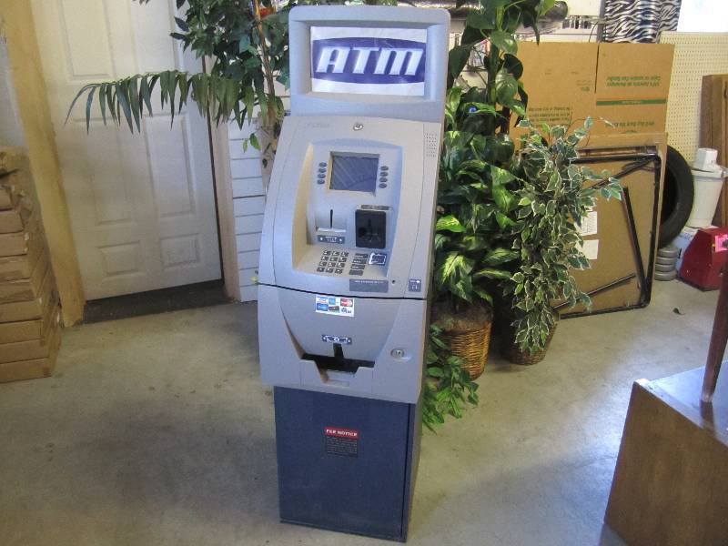 lot 176 image: Triton Model 9100 Cash Dispenser Ma...