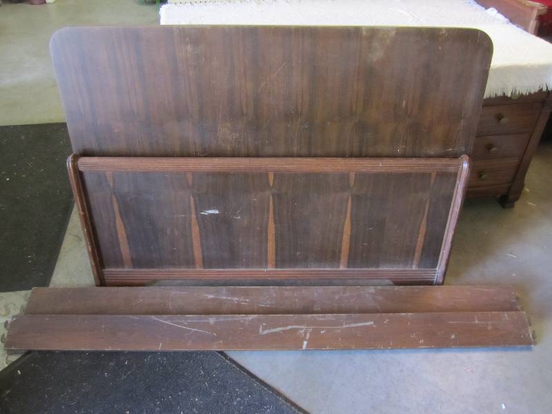 lot 182 image: Vintage Wood FullDouble Size Bed F...