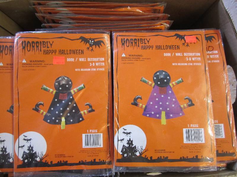 lot 188 image: Large resale lot of Halloween 3-D W...