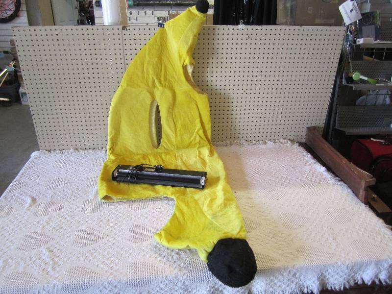 lot 200 image: Bananna Costume (needs a little cle...
