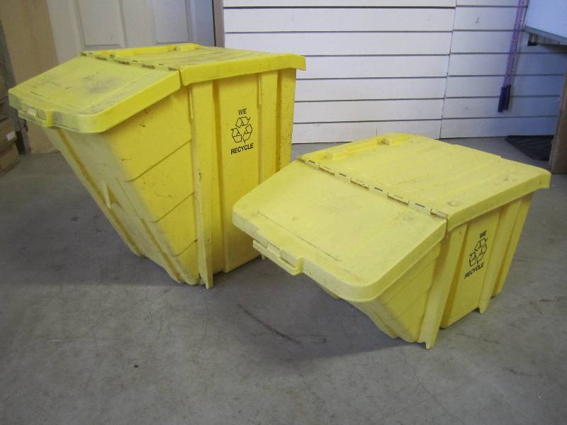 lot 201 image: Lot of 2 Stackable StorageRecycle ...