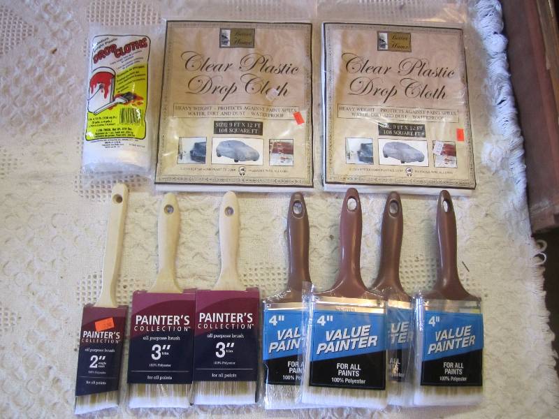 lot 206 image: Lot of Paint Brushes and Plastic Dr...