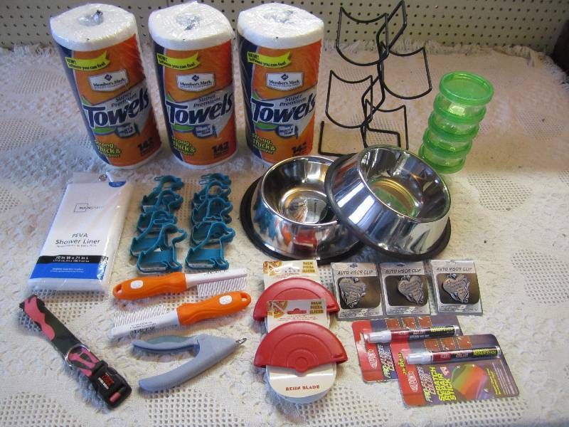 lot 215 image: Lot of misc new items. See photos....