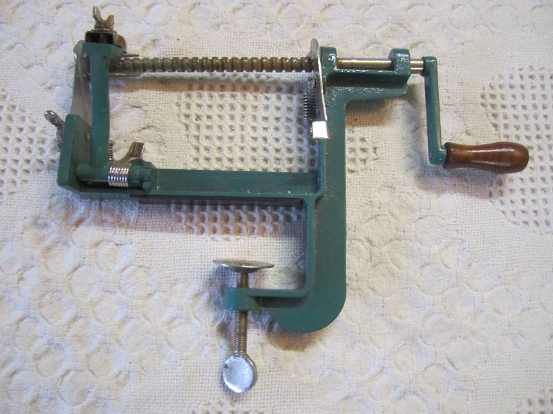 lot 220 image: Clamp-On Apple Peeler...