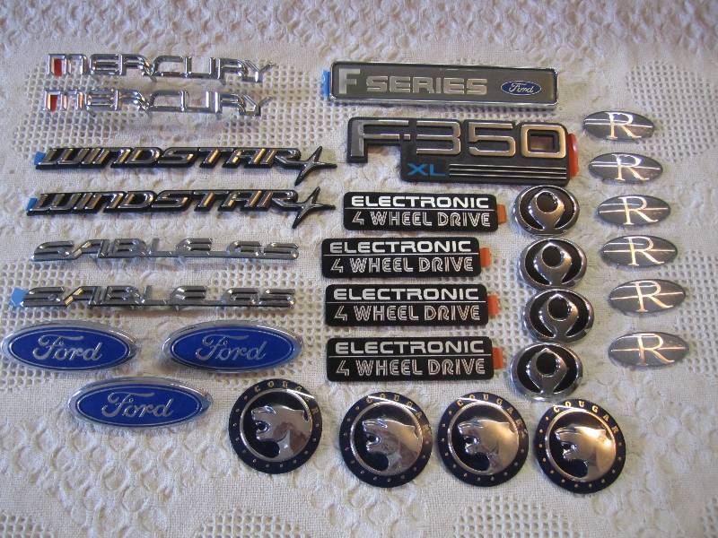 lot 224 image: Lot of misc Automotive Emblems and ...