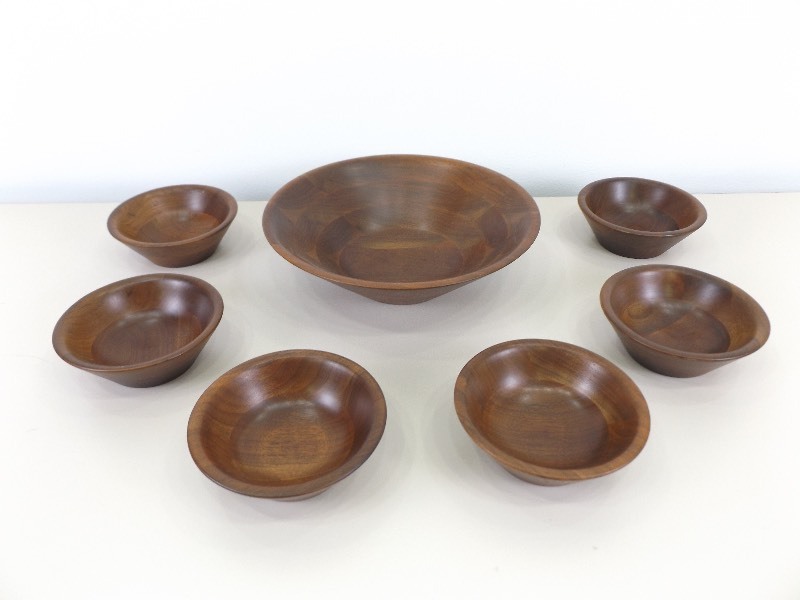 lot 13 image: Vintage Vermillion Walnut 7 Piece Bowl Set