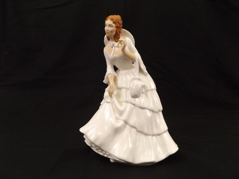 lot 17 image: MINT Vintage 1981 Royal Doulton Figurine Barbara HN 2962