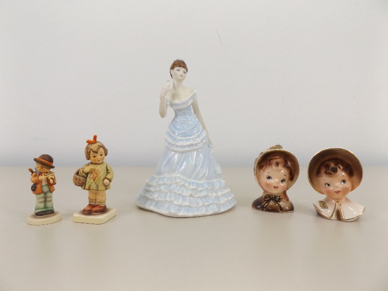 lot 23 image: Lot of Vintage MINT Goebel Hummel, Coalport, and Enesco Figurines