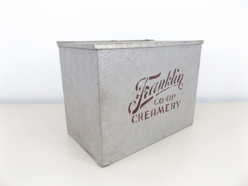 lot 30 image: Vintage Franklin Creamery Metal Milk Cooler Box