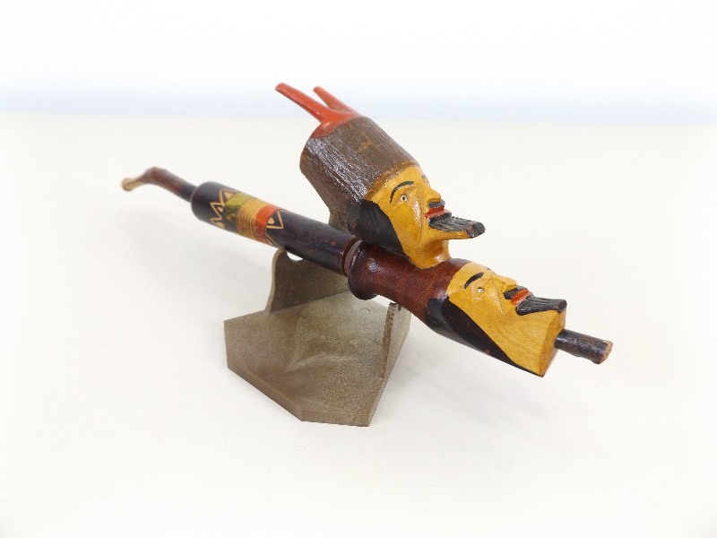 lot 3 image: Vintage Hand Carved Wood Pipe with Stand
