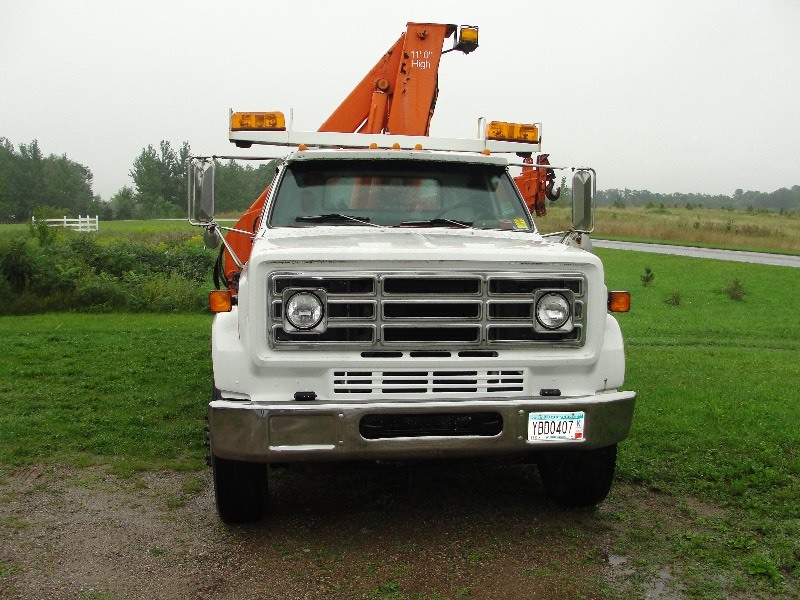 1988 C65 CHEVROLET  ROLL BACK TRUCK WITH KNUCKLE BOOM
