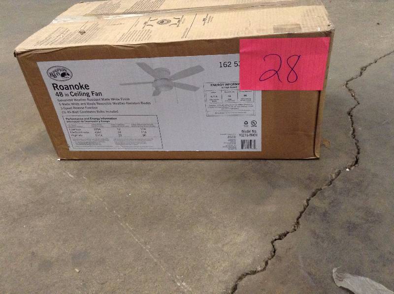 Hampton Bay YG216-MWH Roanoke 48 White Ceiling Fan with Light 162537 open box never used