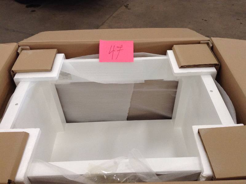 Hampton Bay Gazette 30 in Vanity White open box never used