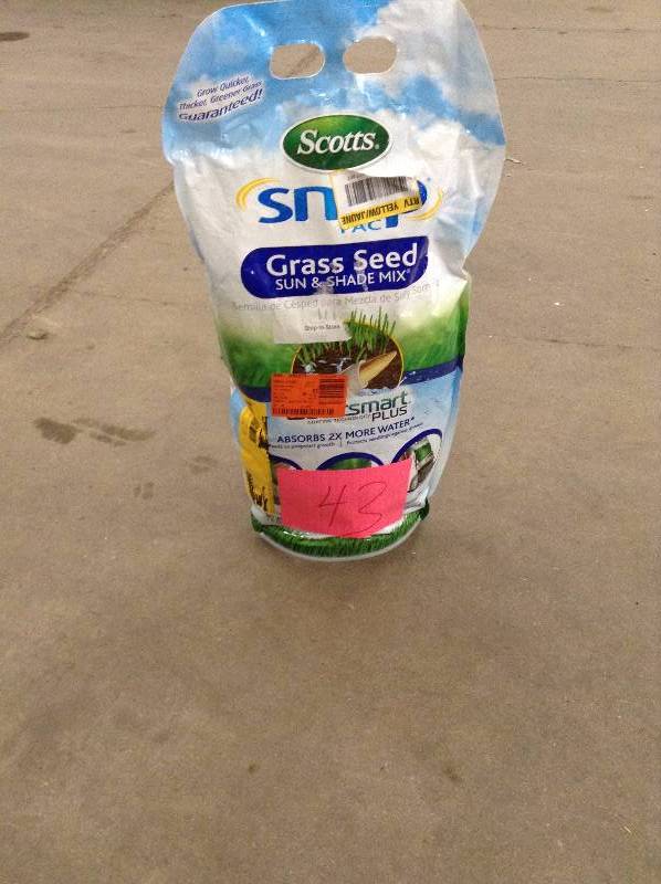 Scotts Grass Seed Sun and Shade Mix New