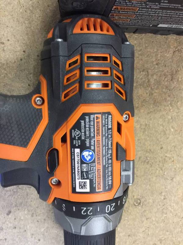 Rigdid X4 18v 2 pc drilldriver and impact driver combo in like new condition