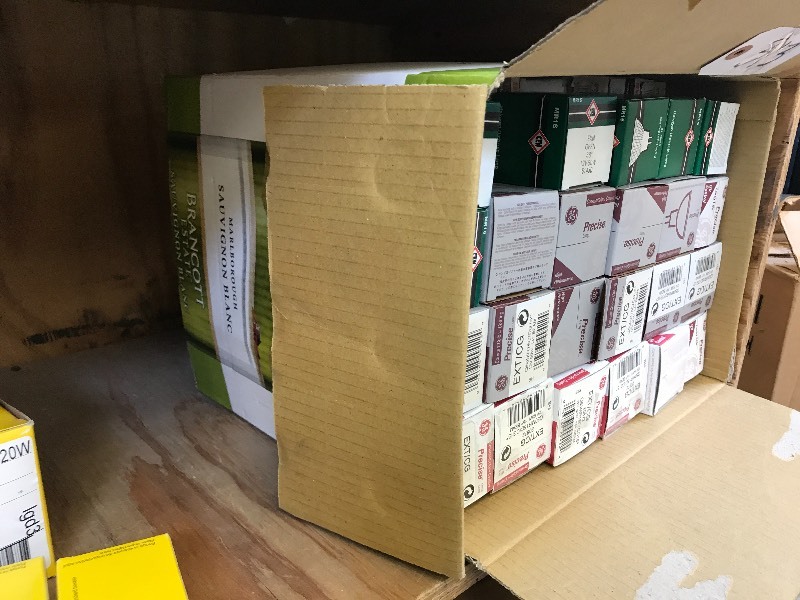 LOT OF BULBS