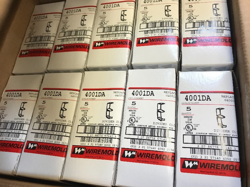 LOT OF DIVIDER CLIPS