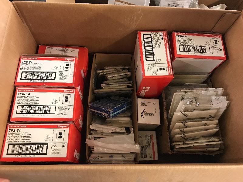 LOT OF WALL PLATES