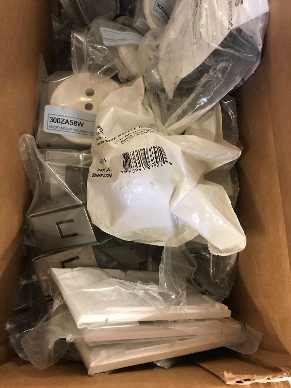 LOT OF LIGHT MOUNTING ASSEMBLIES