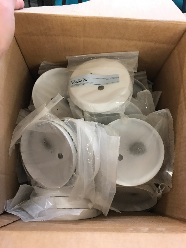 LOT OF LIGHT MOUNTING ASSEMBLIES