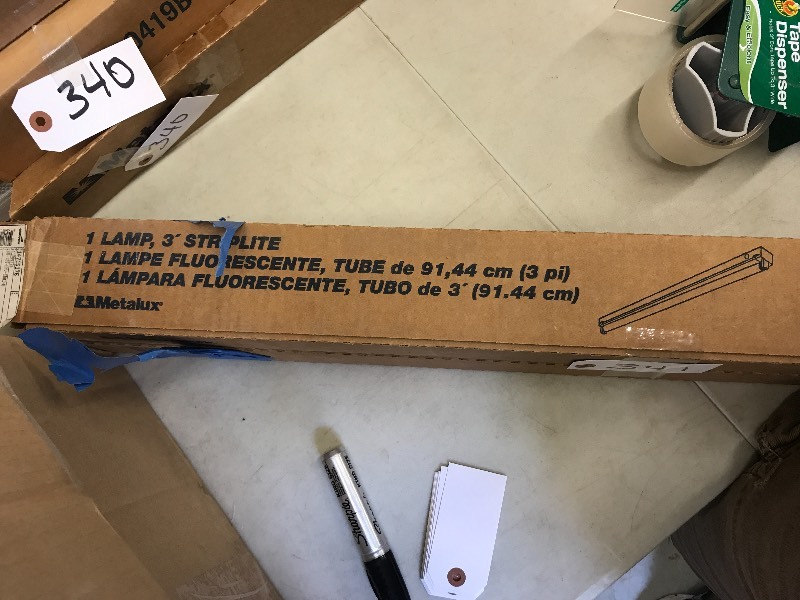FLUORESCENT FIXTURES