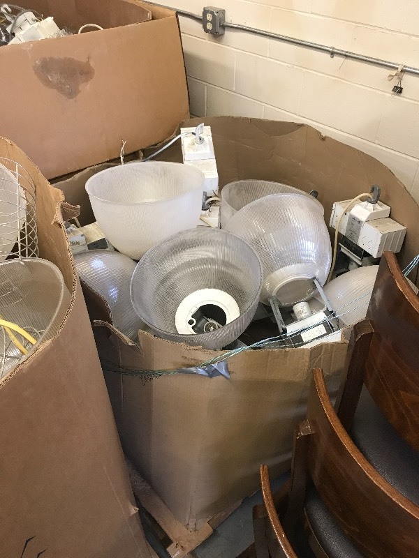 LARGE LOT OF WAREHOUSE LIGHTING