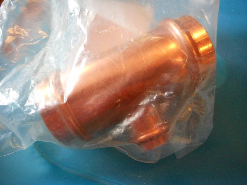 lot 231 image: Viega Pro Press 94772 2 x 2 x 1 Copper Tee