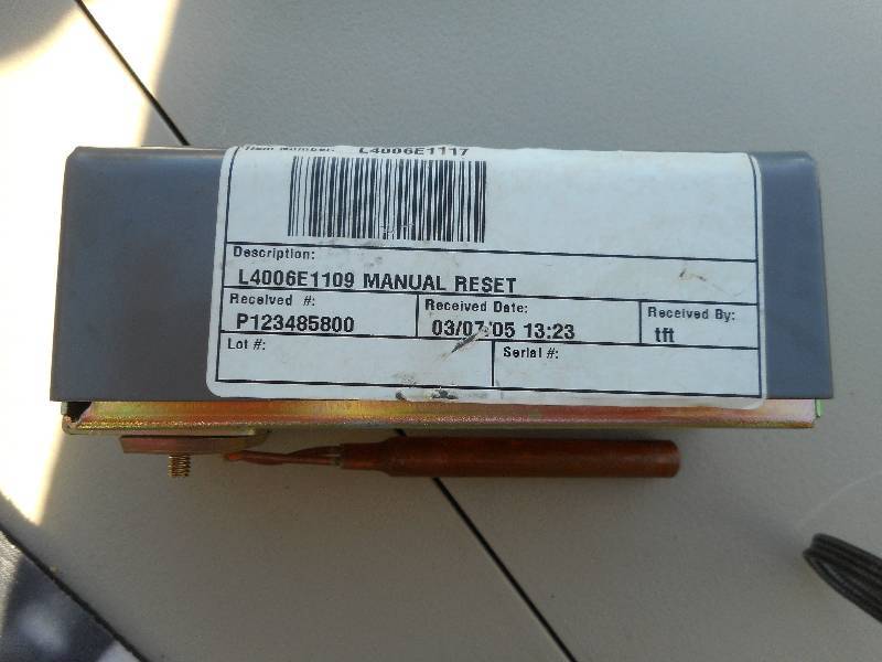 lot 5 image: Honeywell Manual Reset Switch