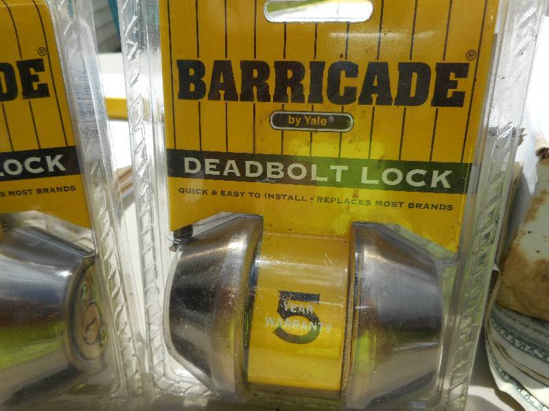 lot 70 image: Yale Barricade Deadbolt Lock