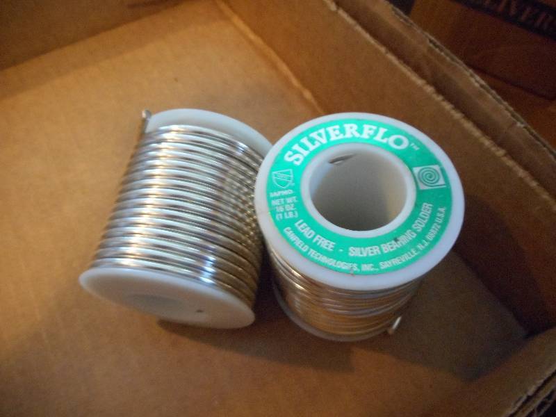 lot 140 image: SilverFlo 1 Pound Roll WatersafeLead Free