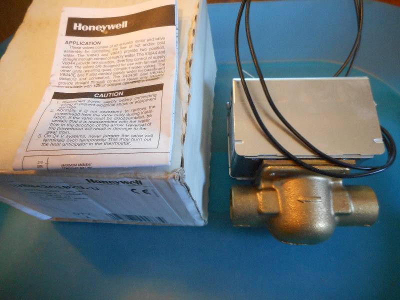 lot 159 image: Honeywell Motorized 2 Way Valve U8043A1029U