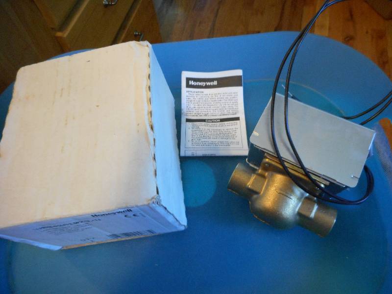 lot 160 image: Honeywell Motorized 2 way Valve U8043A1029U