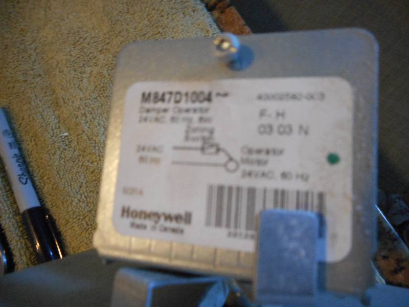 lot 169 image: Honeywell Automatic Rectangular Damper