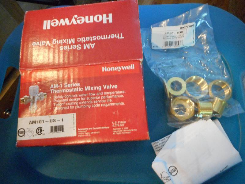 lot 171 image: Honeywell AM Series Thermostatic Mixing Valve