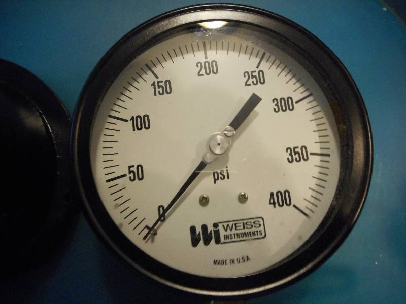lot 201 image: Weiss Instruments Made in USA Lot of 2 Guages 400 pd