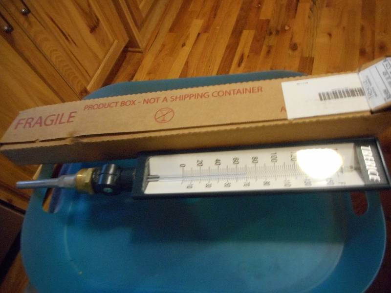 lot 204 image: Trerice Industrial Thermometer BX9140304 3.5 Alum Stm Adjustable