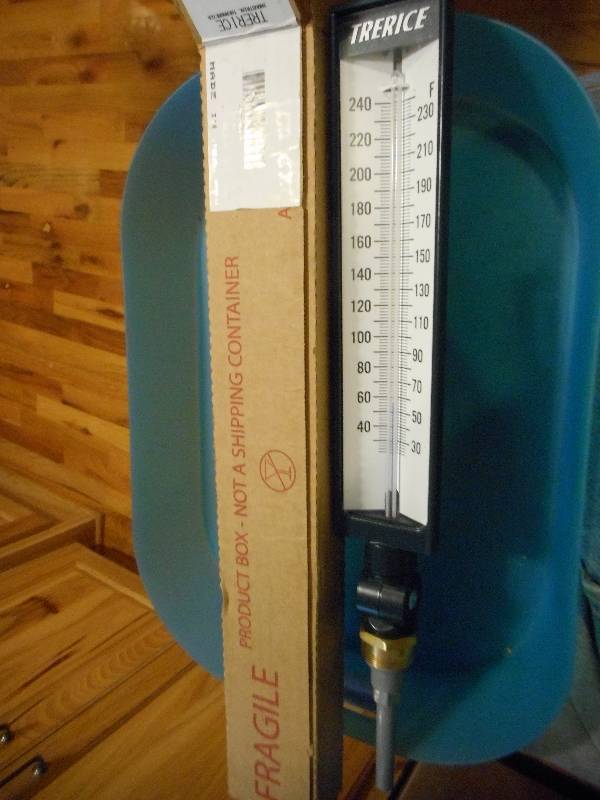lot 206 image: Trerice Industrial Thermometer BX9140307 3.5 Alum Adjustable