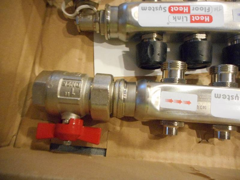 lot 212 image: The Floor Heat System 1 DN25 3 Loop Manifold