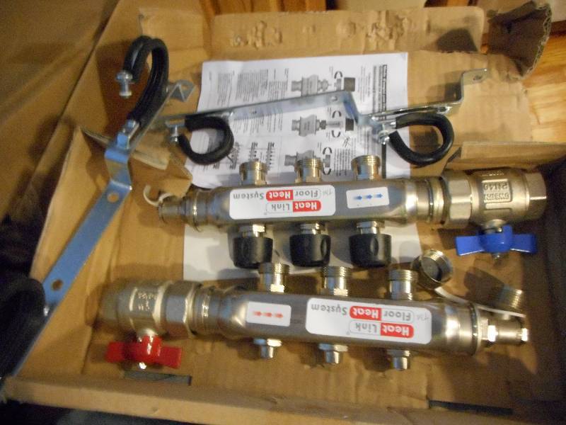 lot 213 image: Heat Link 3 Loop #76203