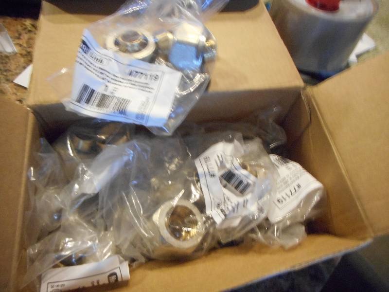 lot 214 image: Heat Link  Pex Pipe Mainifold Connector