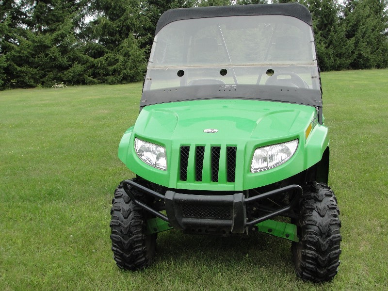 lot 4 image: 2009  ARTIC CAT XT 700  PROWLER SIDE BY SIDE  4-WHEEL DRIVE