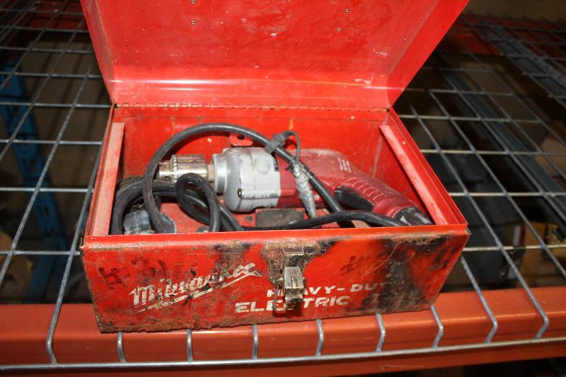lot 31 image: Milwaukee Tools Heavy Duty Magnum Electric Drill w Case