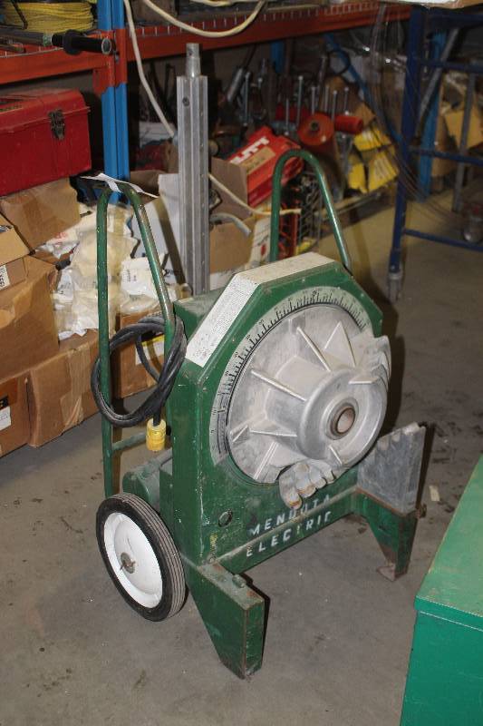 lot 6 image: Greenlee 555 Electric Pipe Bender
