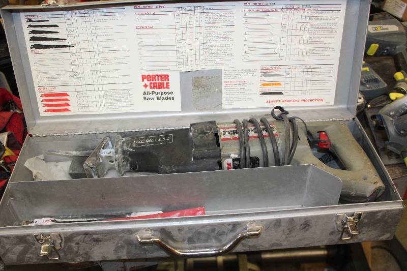 lot 34 image: Porter Cable Tiger Saw w Case