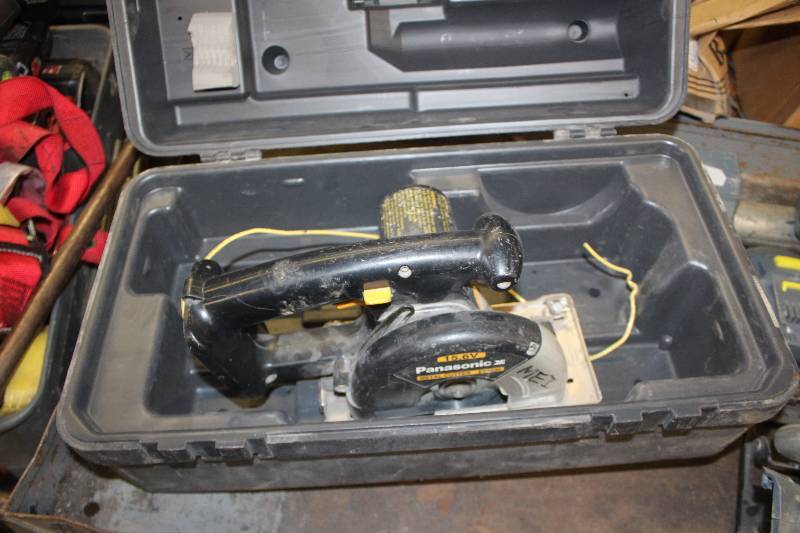 lot 36 image: Panasonic 15.6V Metal Cutter w Charger, Case