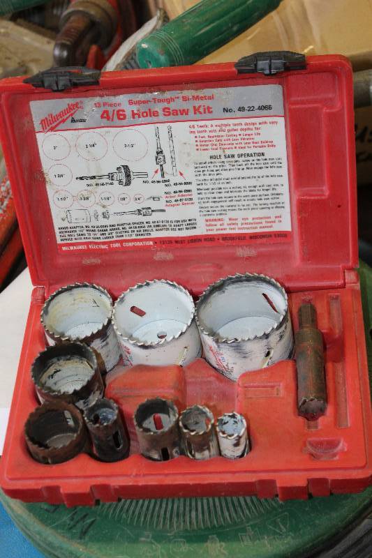lot 42 image: Milwaukee Tools 13-Piece Super-Tough Bi-Metal 46 Hile Saw Kit w Case