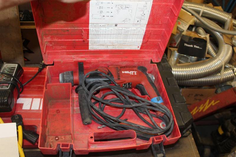 lot 46 image: Hilti TE2 ConcreteSteel Cutter w Case