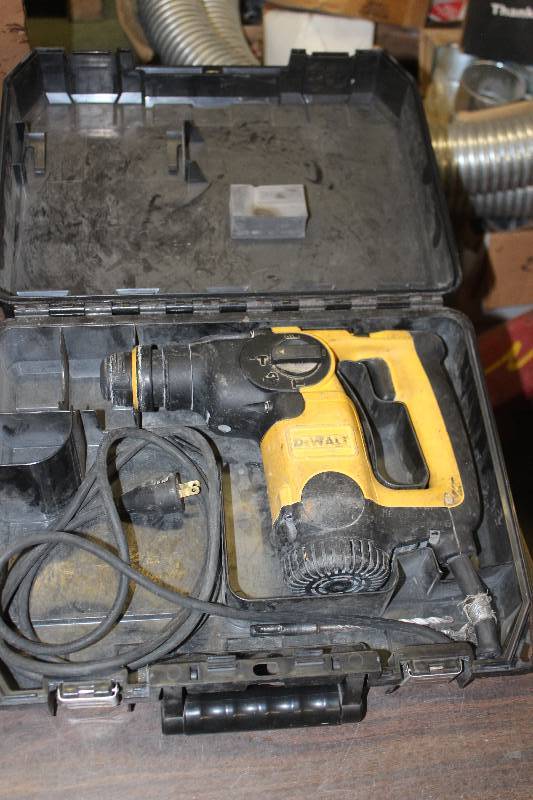 lot 47 image: Dewalt L-Shape Three Model SDS w Case