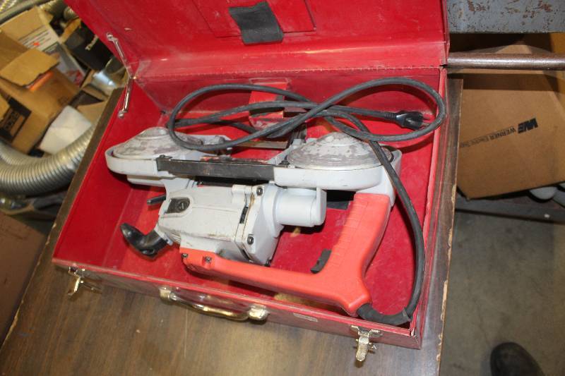 lot 51 image: Milwaukee Tools Heavy duty Bandsaw w Case